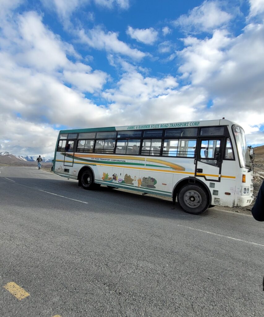 Leh HPTDC bus